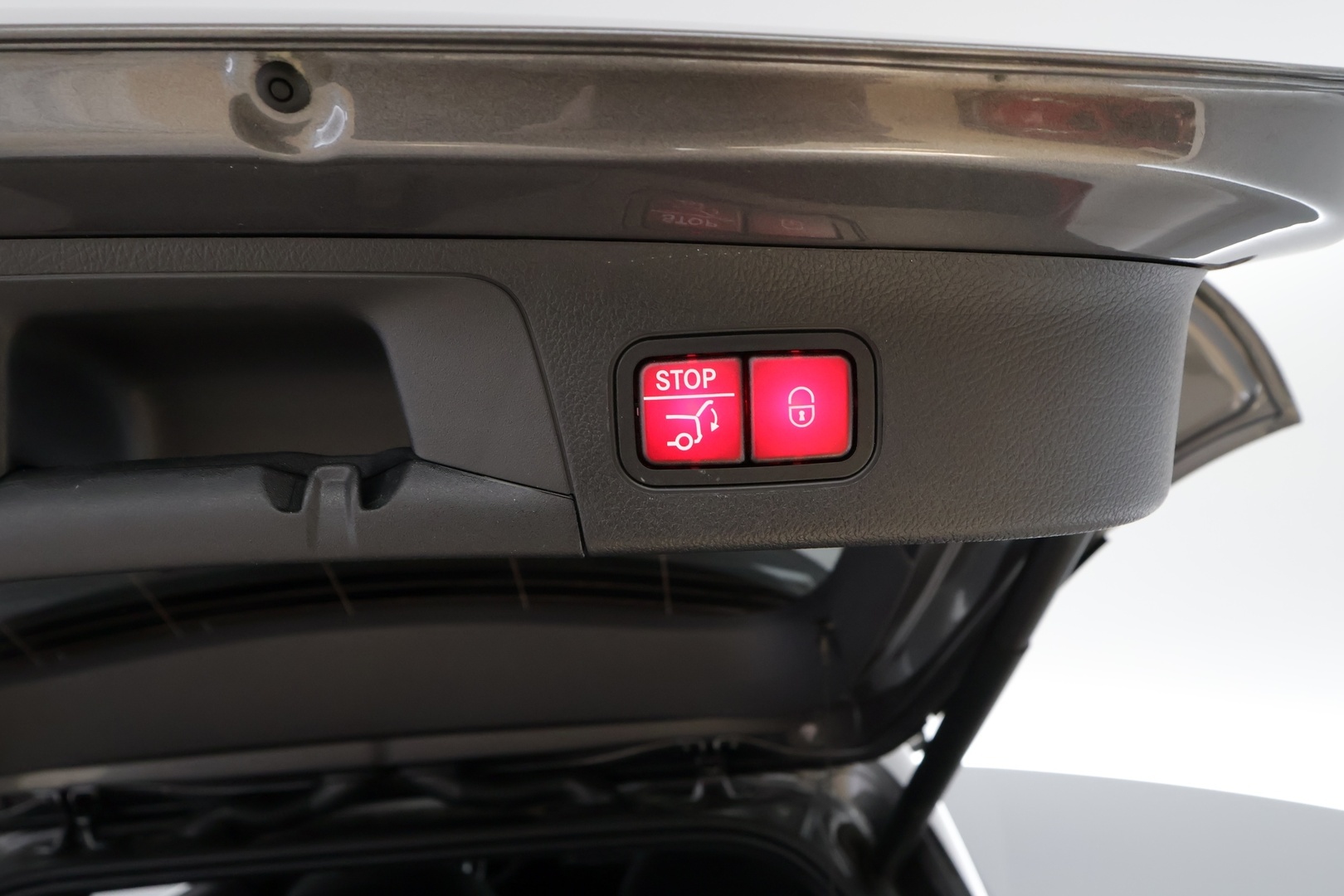 MERCEDES-BENZ EQA 2025