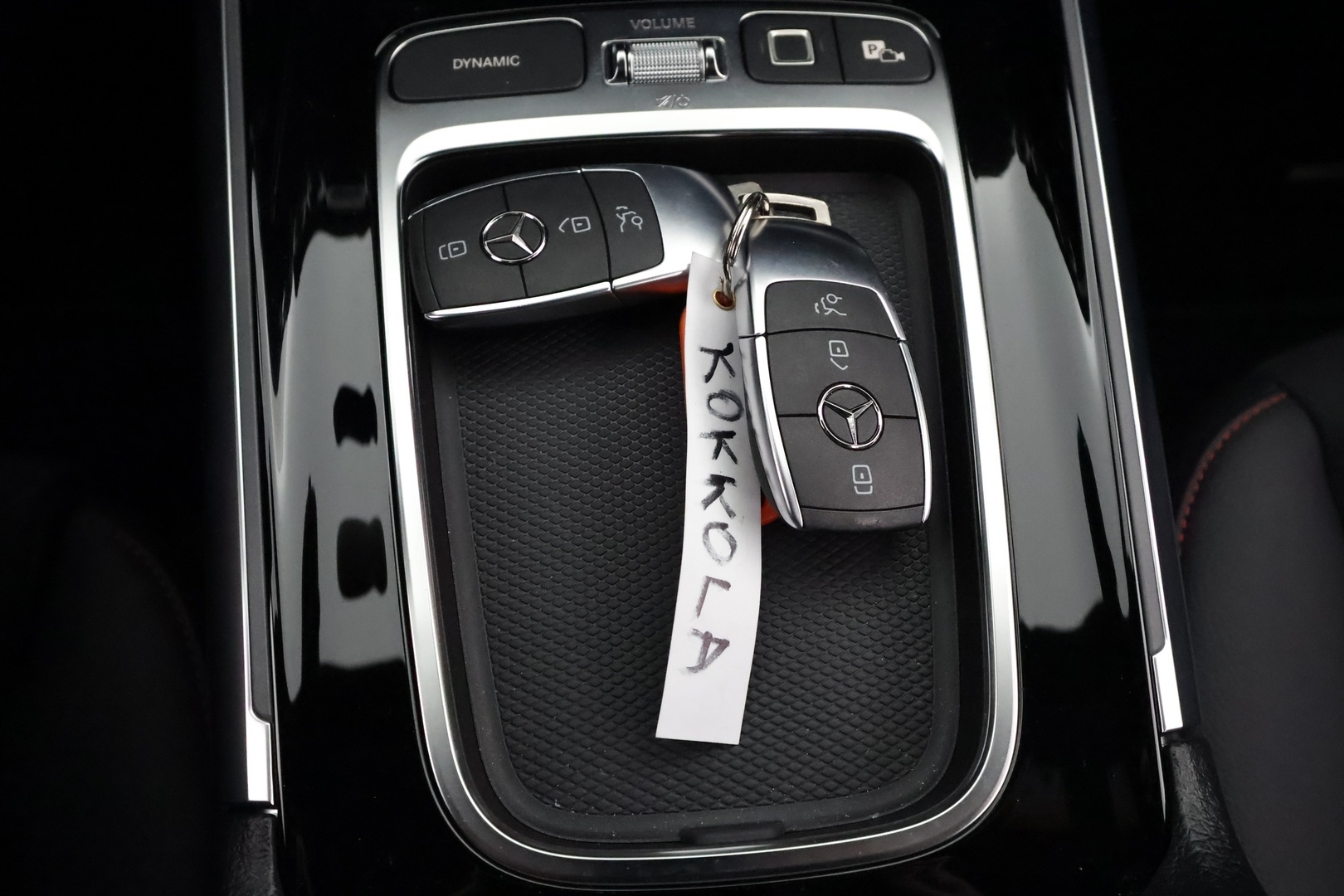 MERCEDES-BENZ EQA 2025