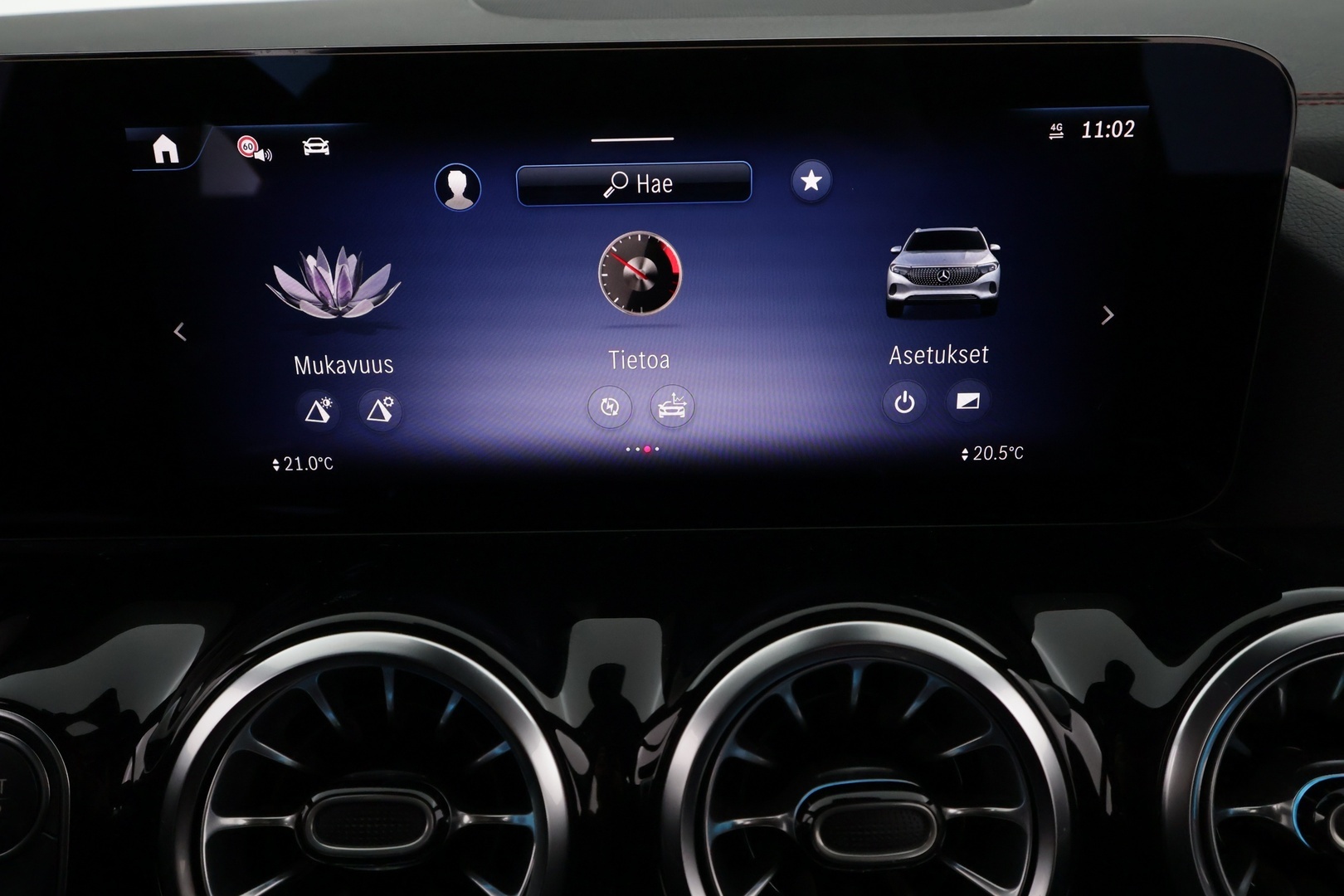 MERCEDES-BENZ EQA 2025