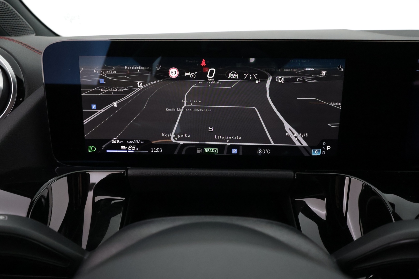 MERCEDES-BENZ EQA 2025