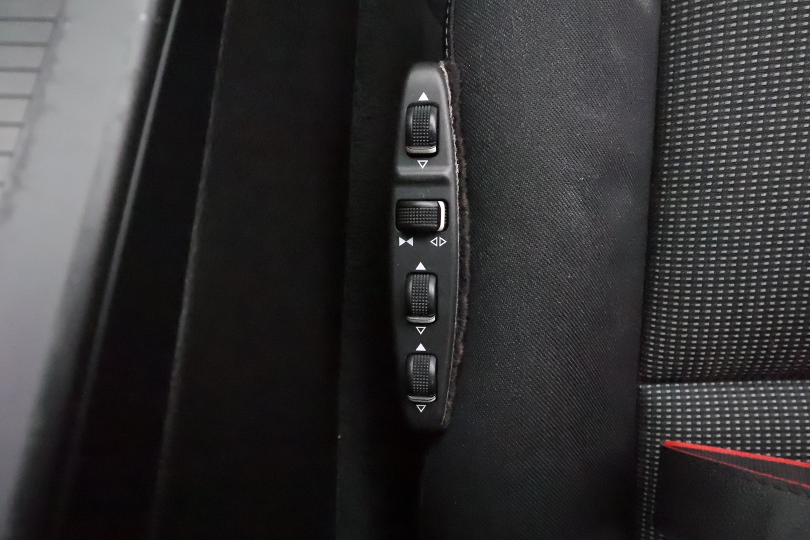 MERCEDES-BENZ C 2012