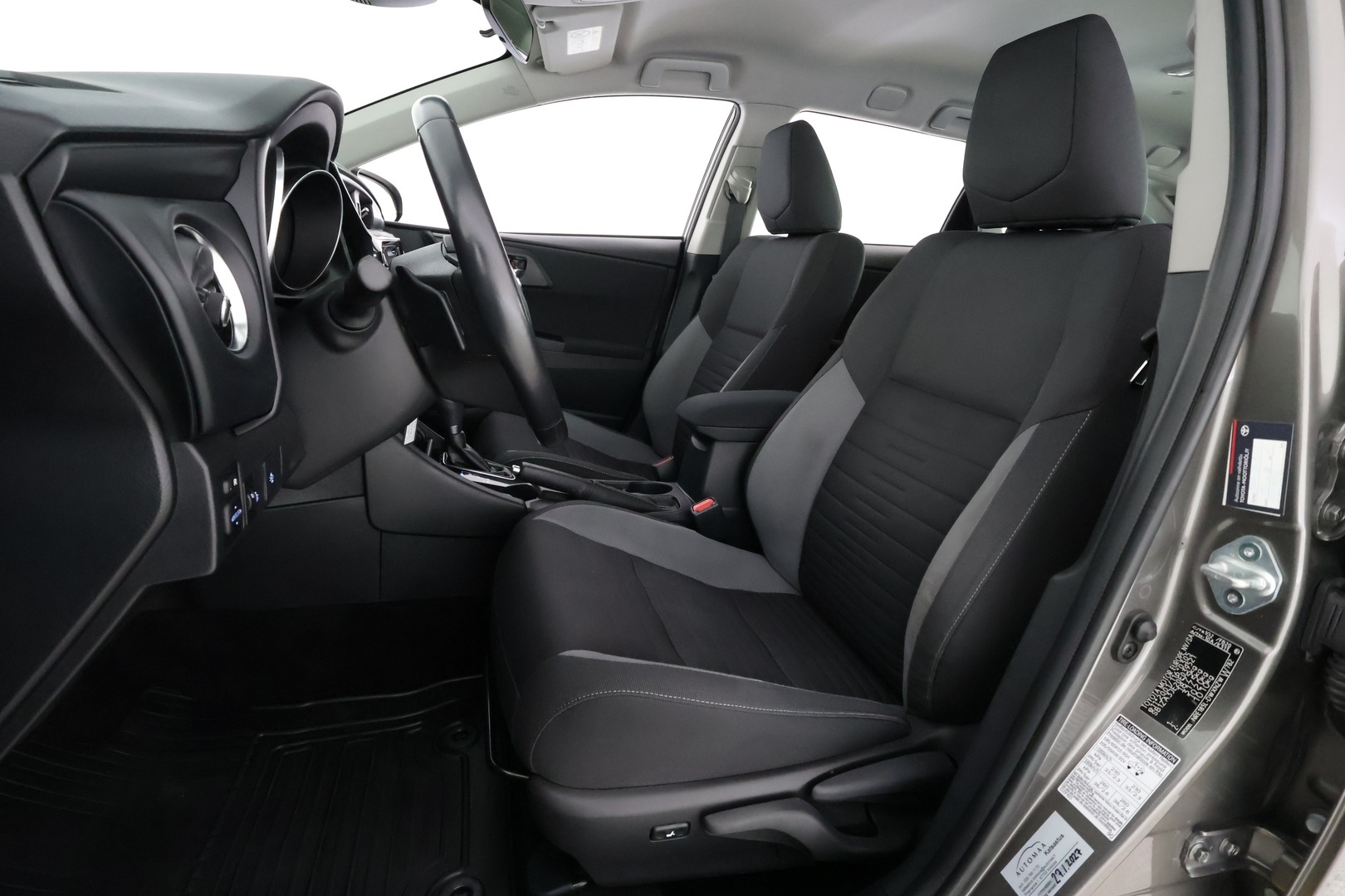 TOYOTA Auris 2017