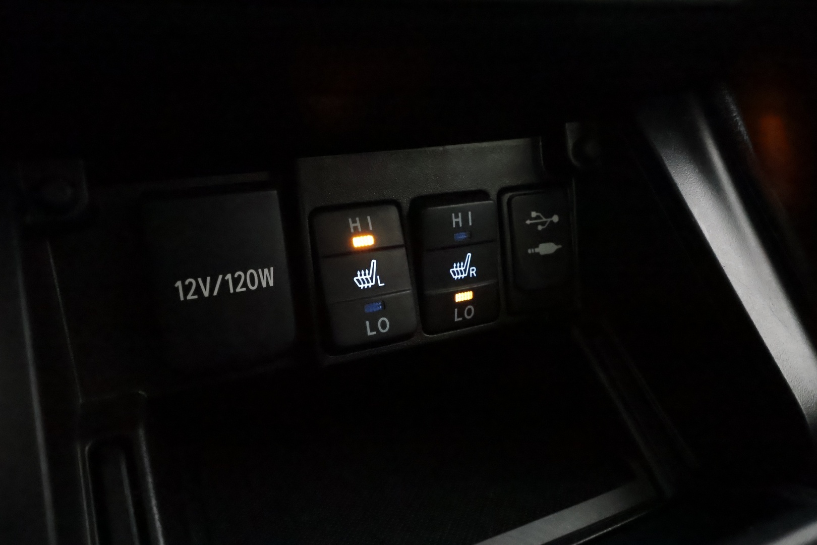 TOYOTA Auris 2017