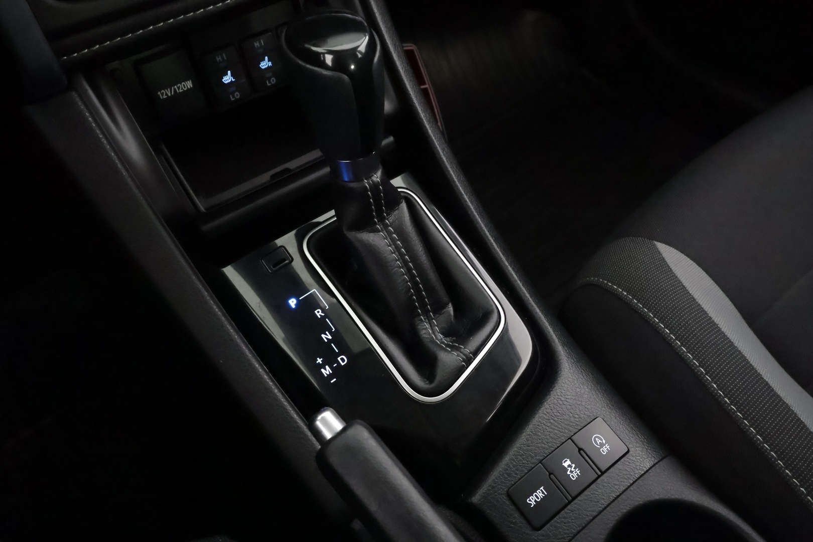 TOYOTA Auris 2017