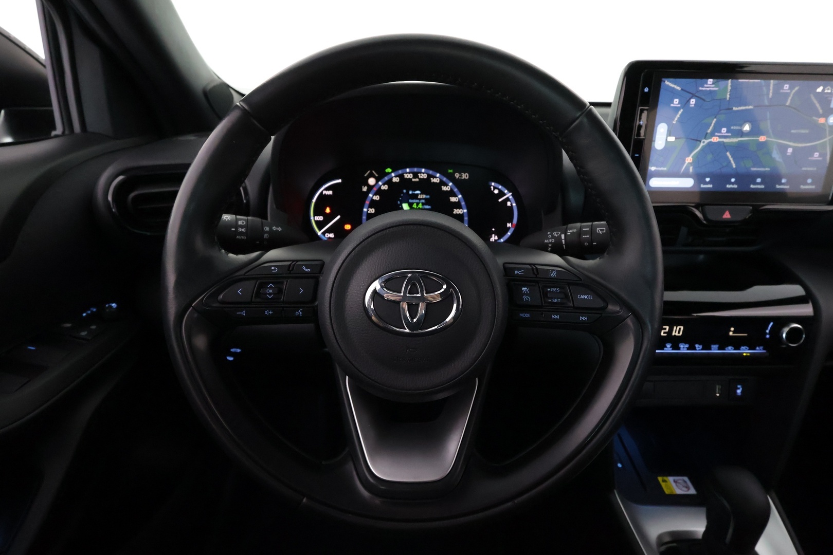 TOYOTA Yaris Cross 2024