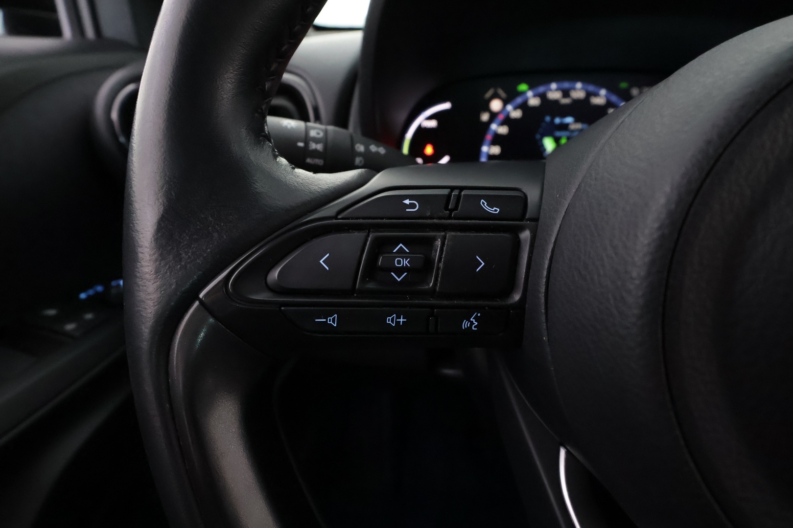 TOYOTA Yaris Cross 2024
