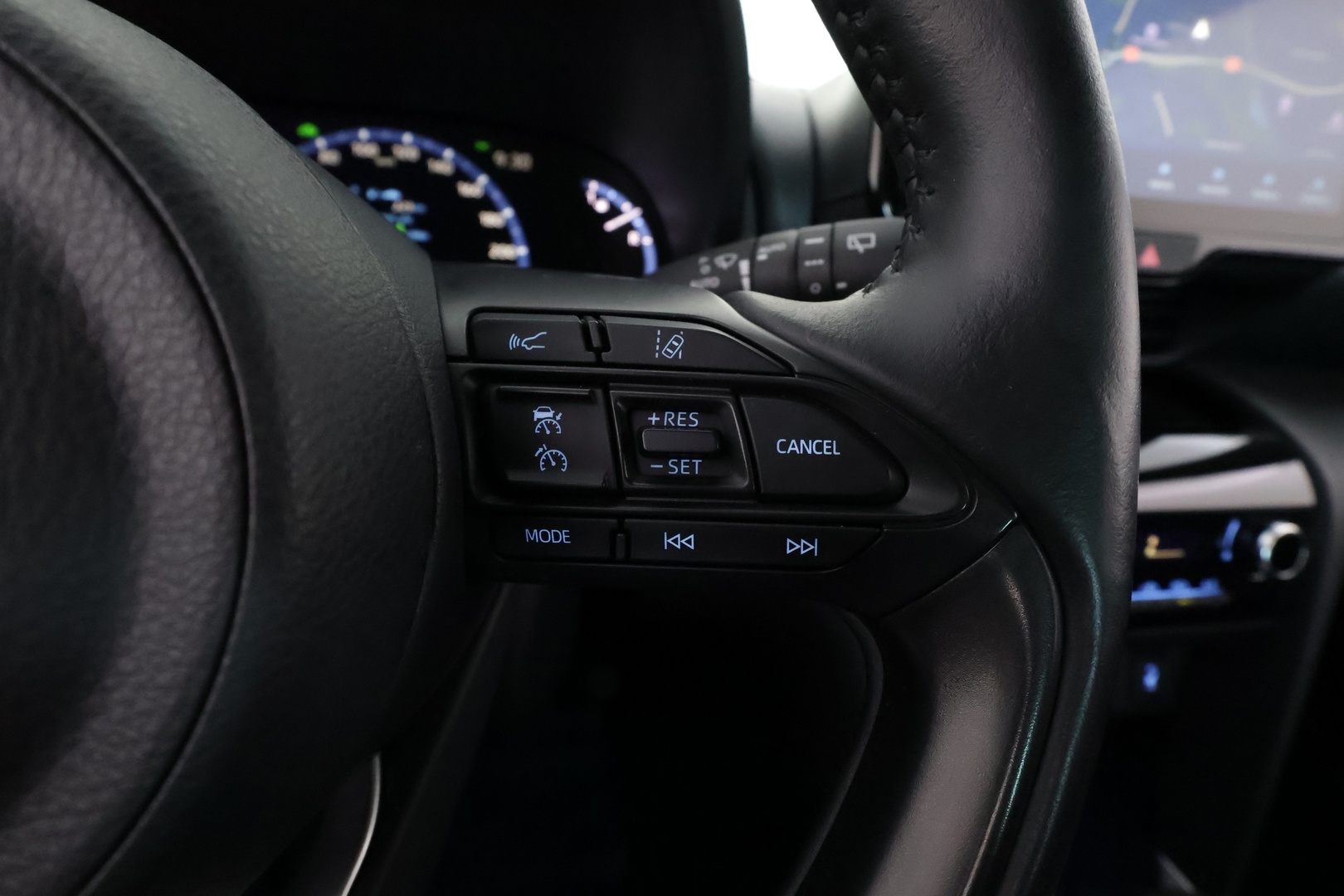 TOYOTA Yaris Cross 2024