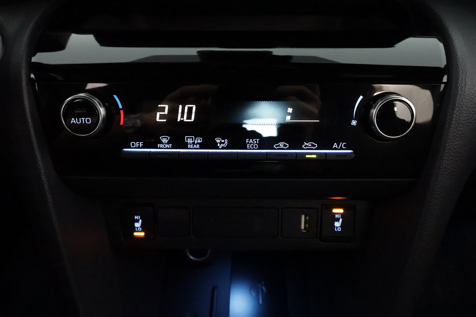 TOYOTA Yaris Cross 2024