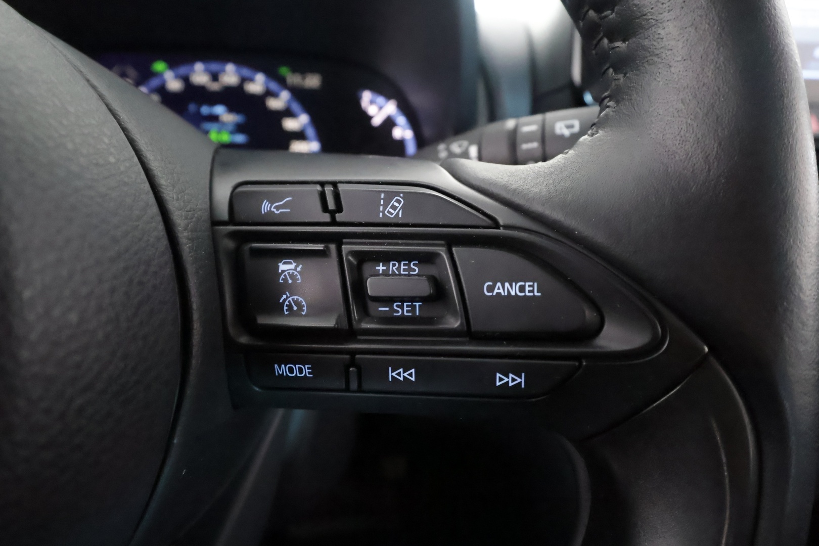 TOYOTA Yaris Cross 2024