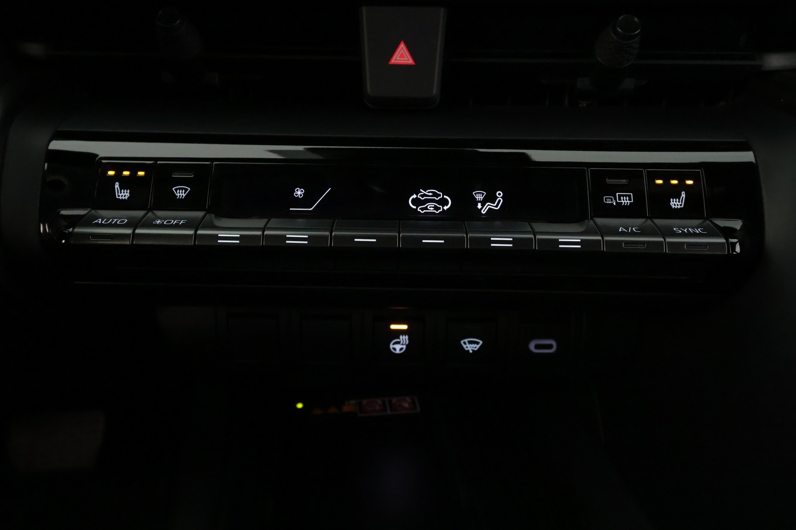 TOYOTA C-HR 2024