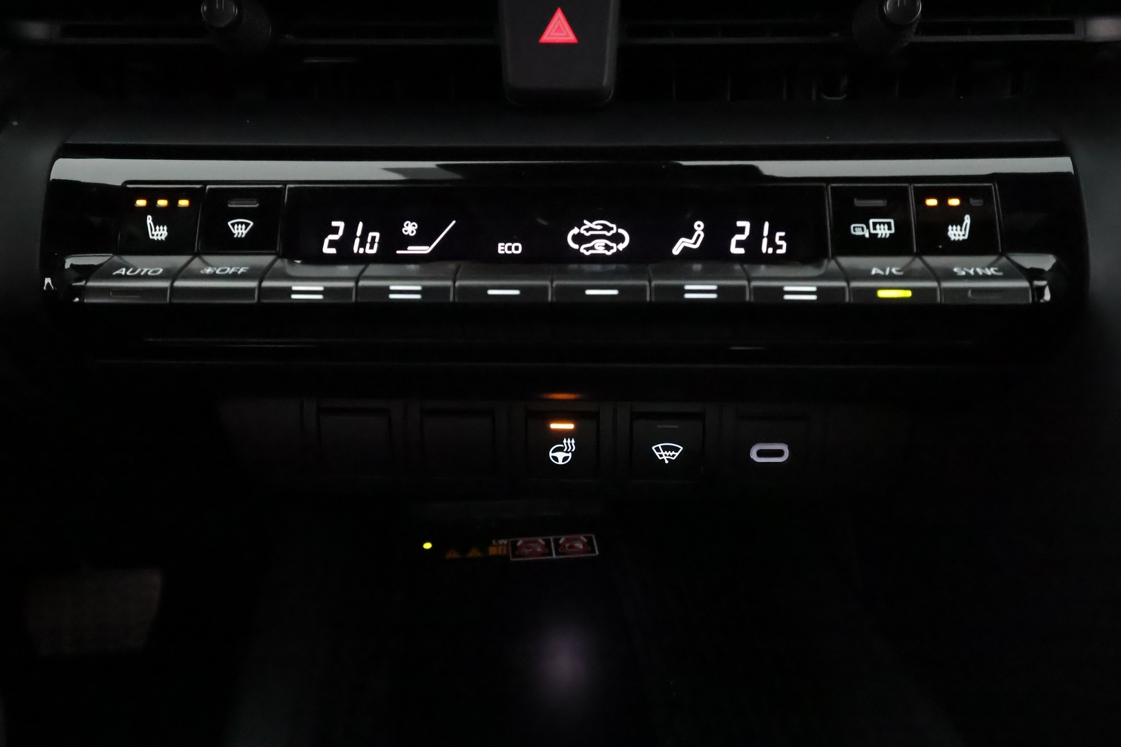 TOYOTA C-HR 2024