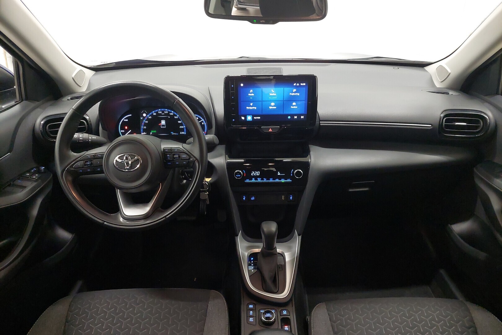 TOYOTA YARIS CROSS 2024
