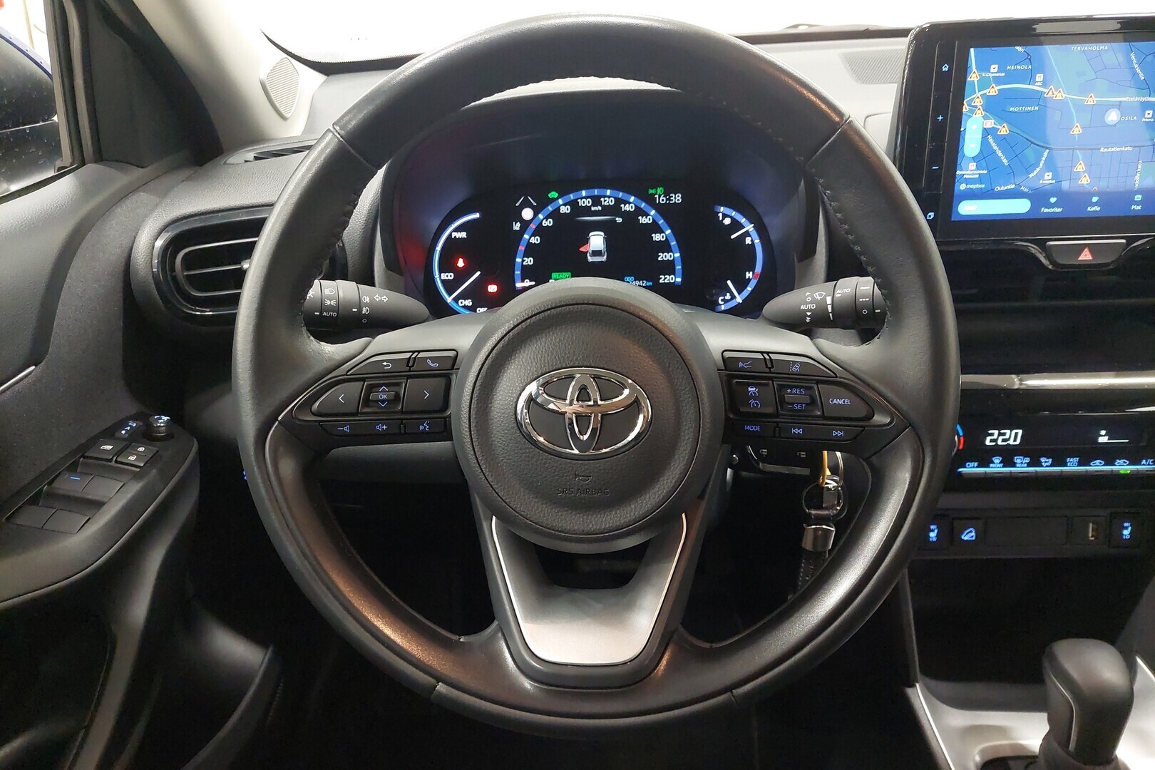 TOYOTA YARIS CROSS 2024