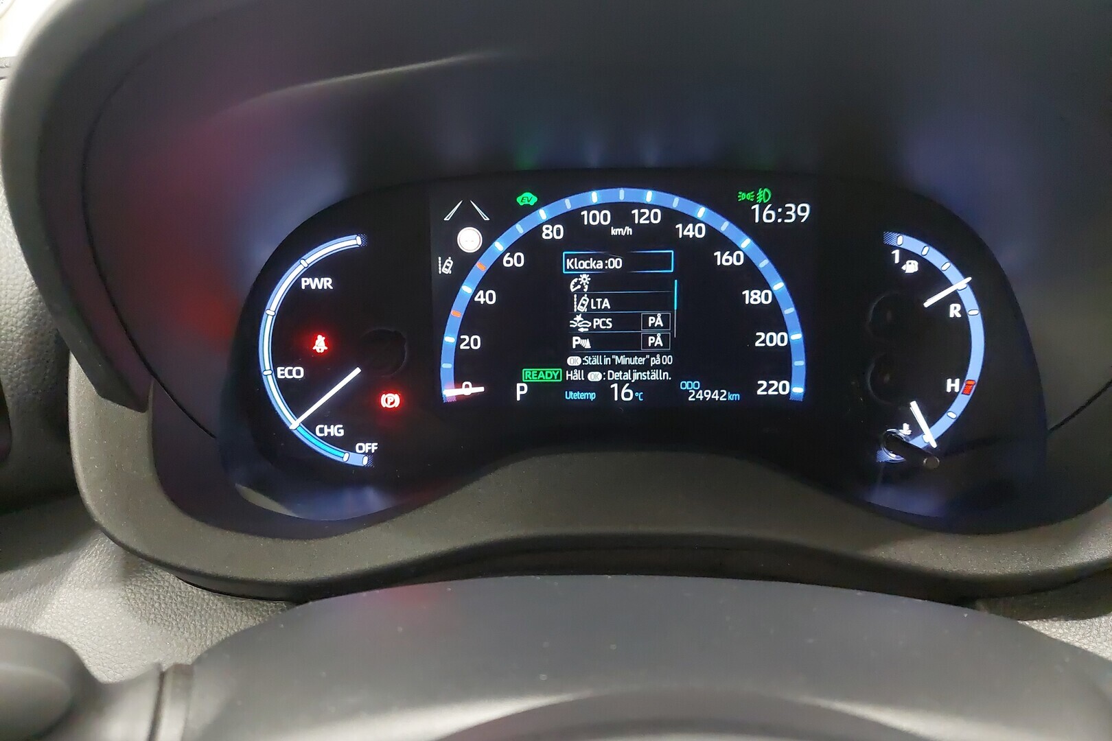 TOYOTA YARIS CROSS 2024