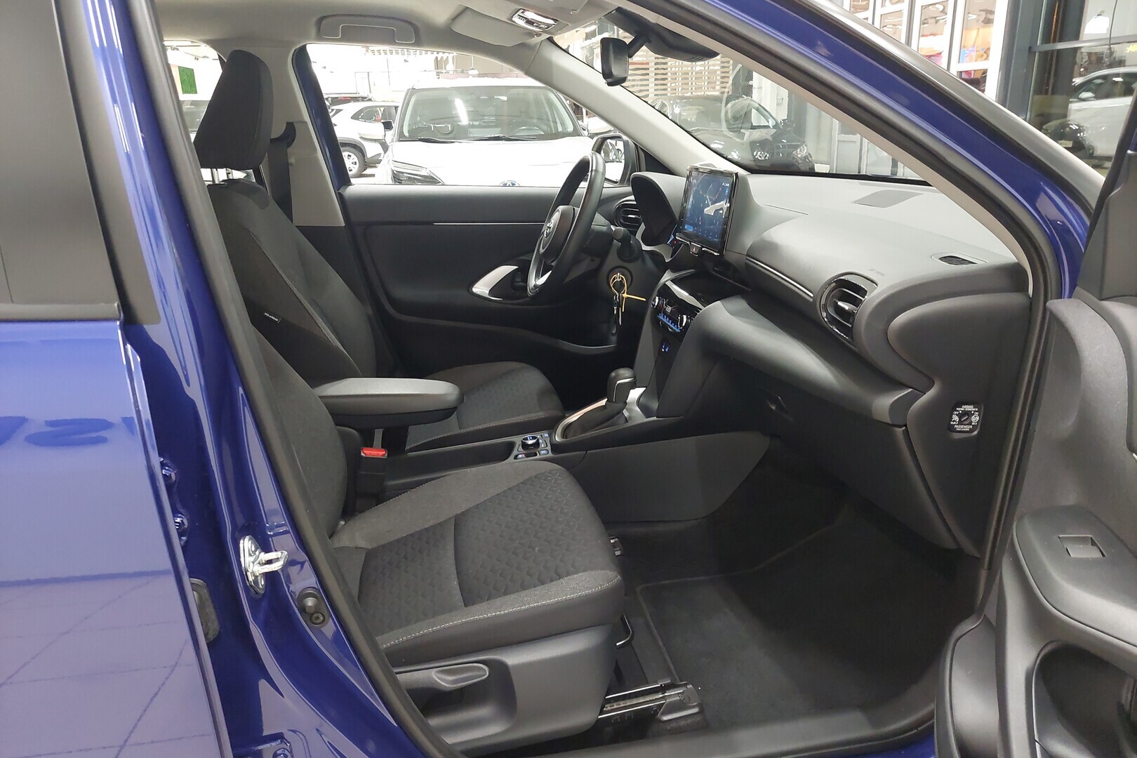 TOYOTA YARIS CROSS 2024