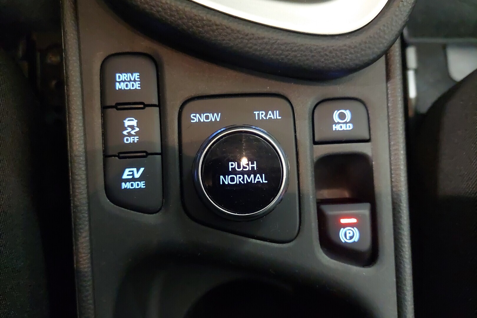 TOYOTA YARIS CROSS 2024