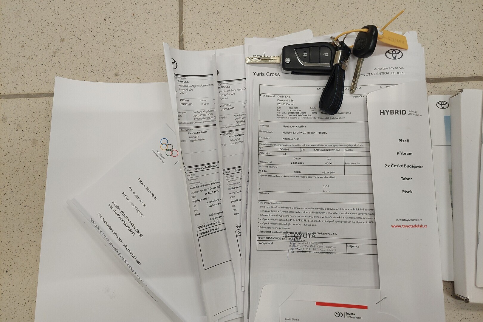 TOYOTA YARIS CROSS 2024