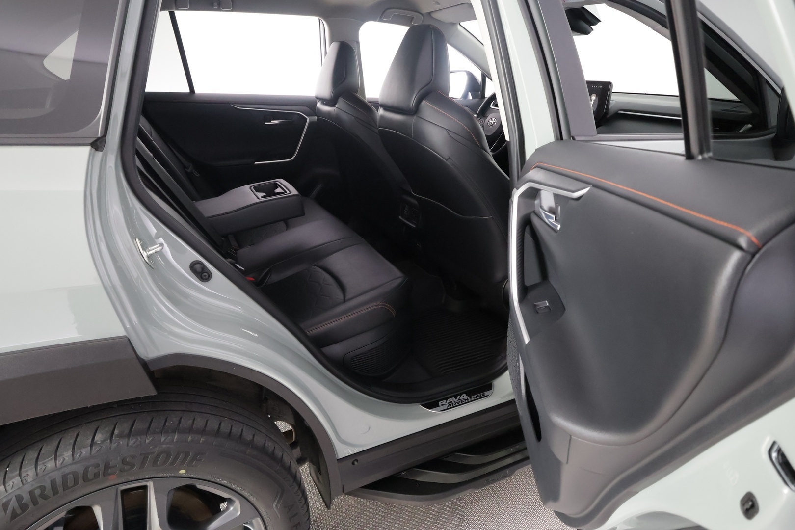 TOYOTA RAV4 2023