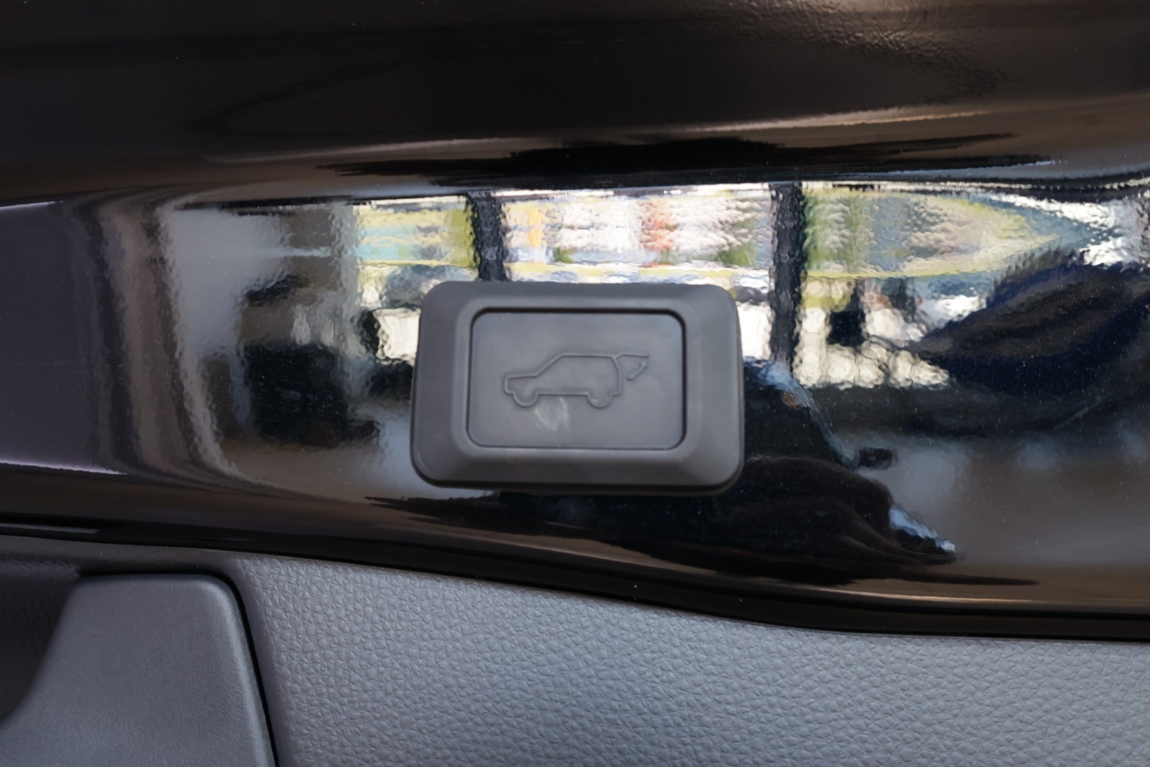 TOYOTA RAV4 2023