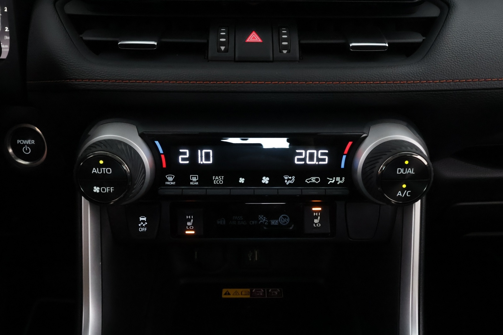TOYOTA RAV4 2024