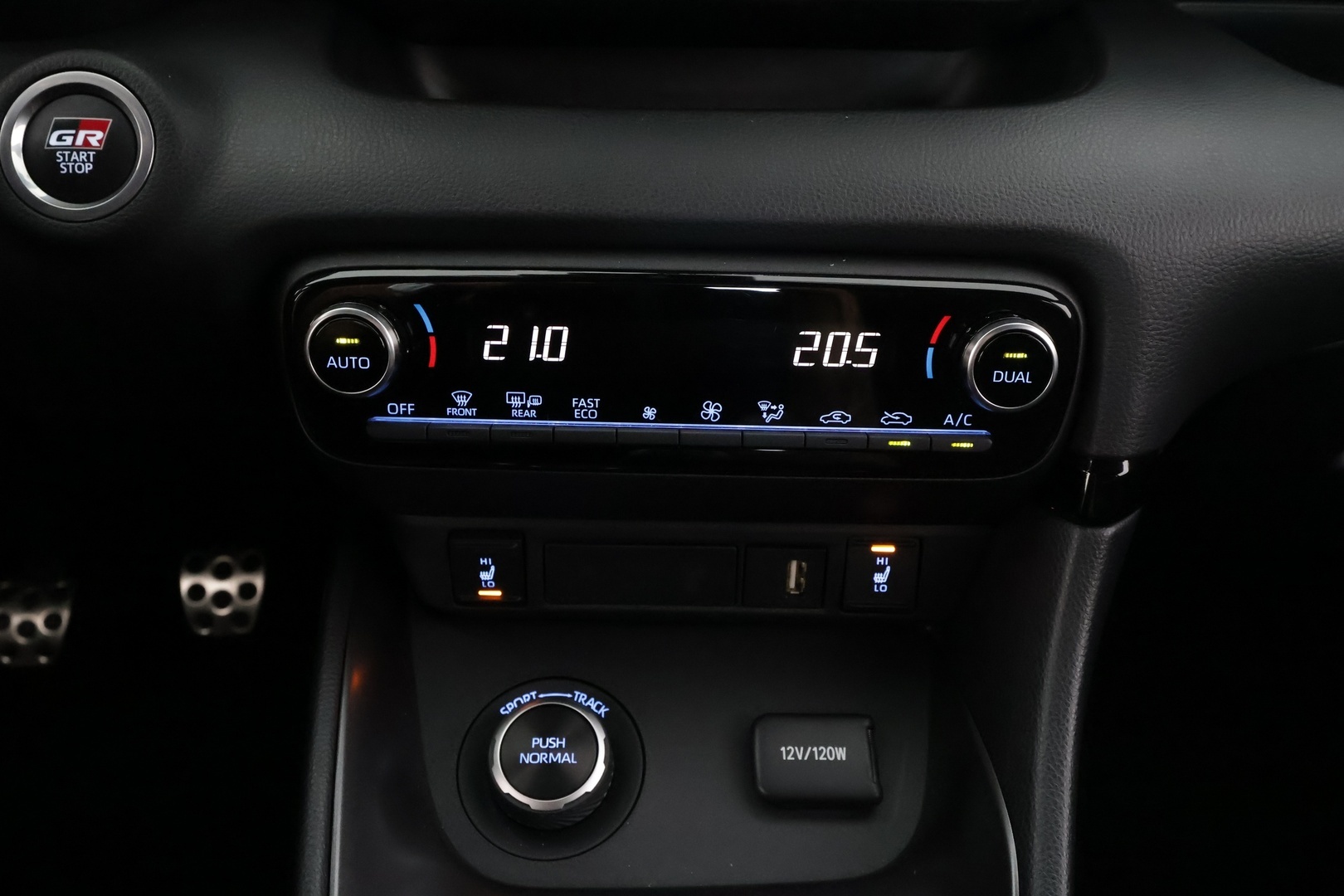 TOYOTA GR YARIS 2022