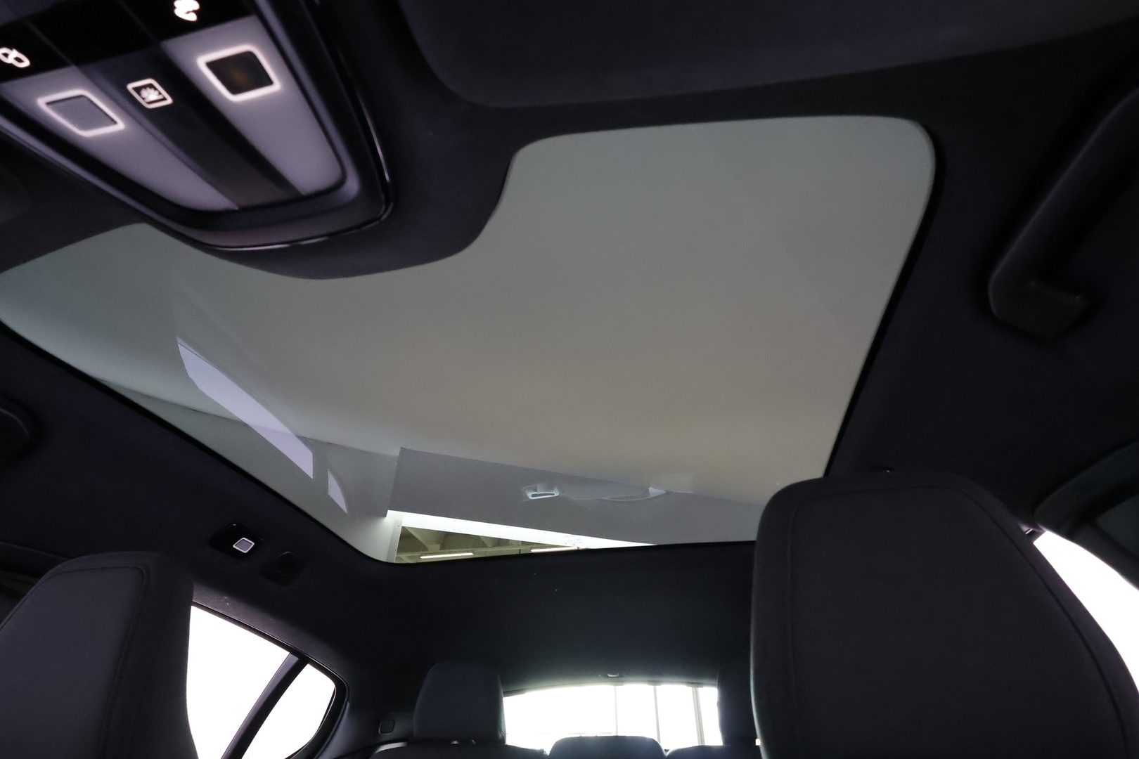 VOLVO C40 12