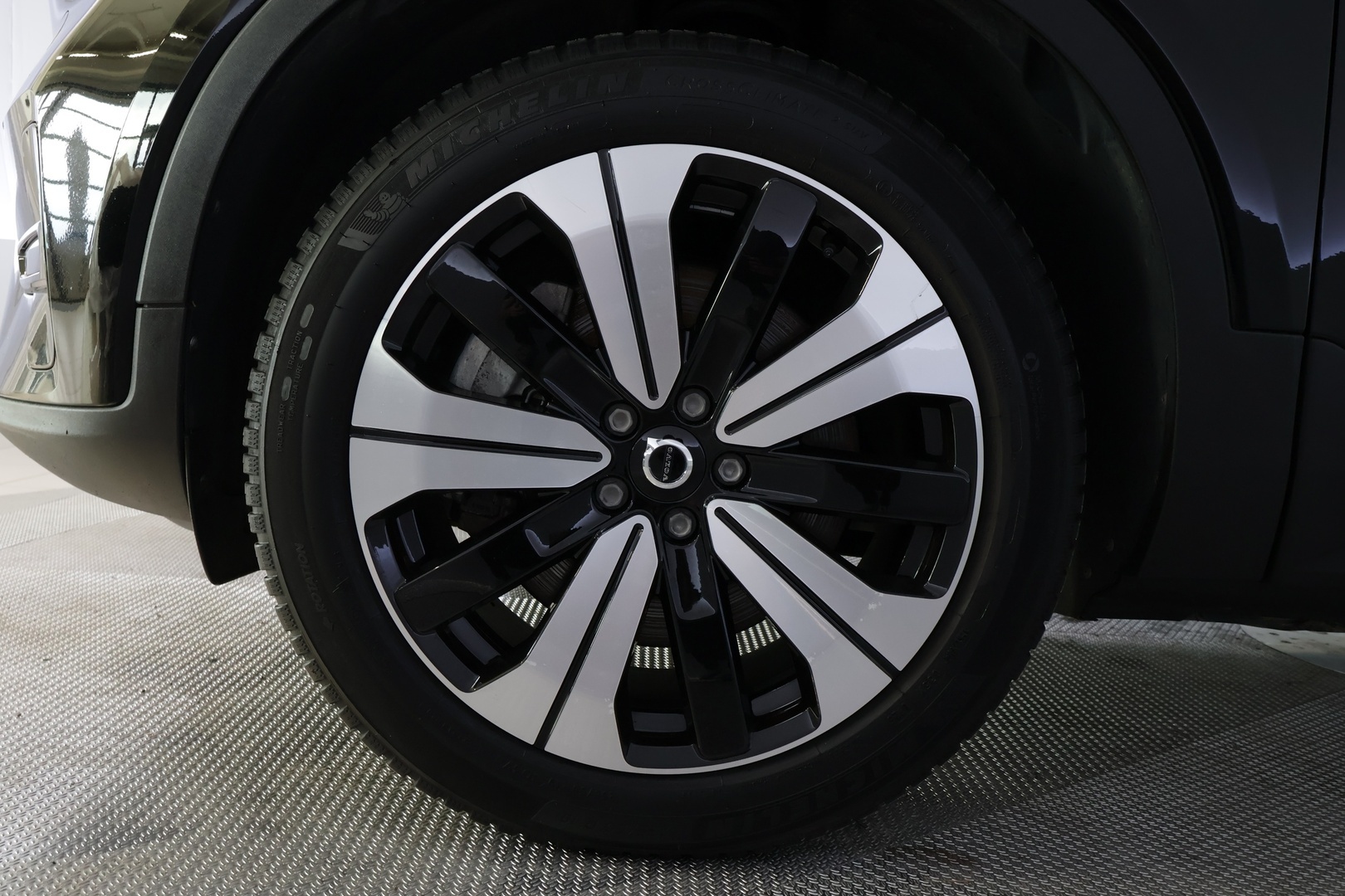 VOLVO C40 32