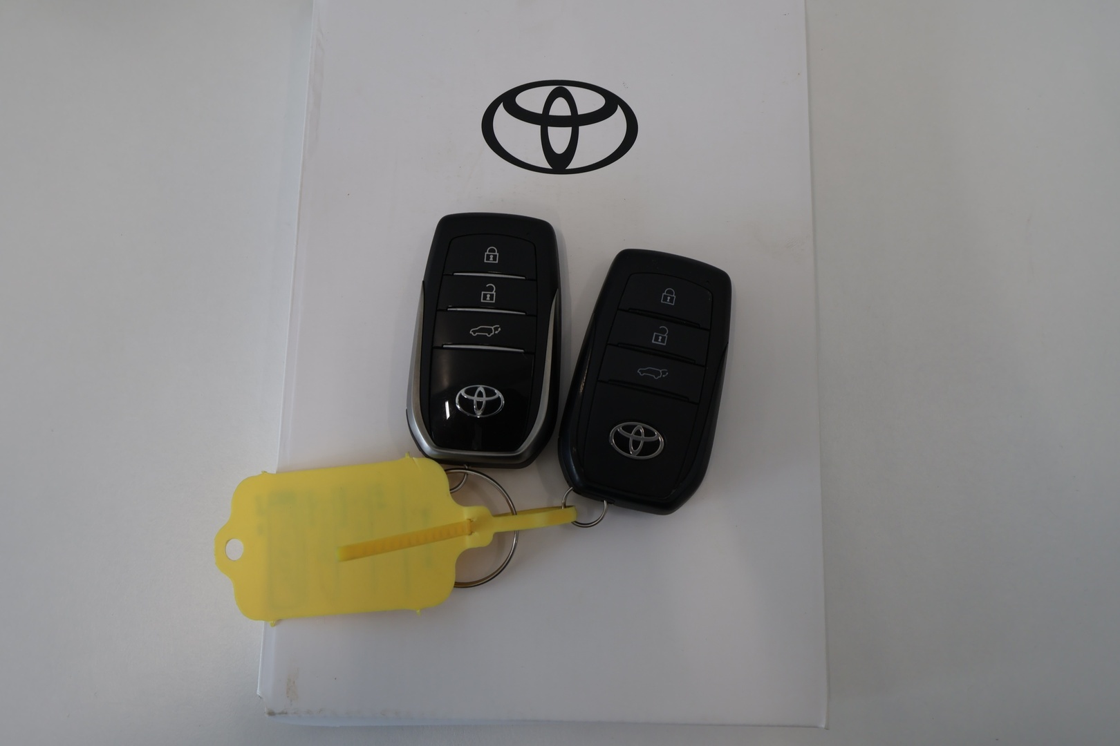 TOYOTA C-HR 2024