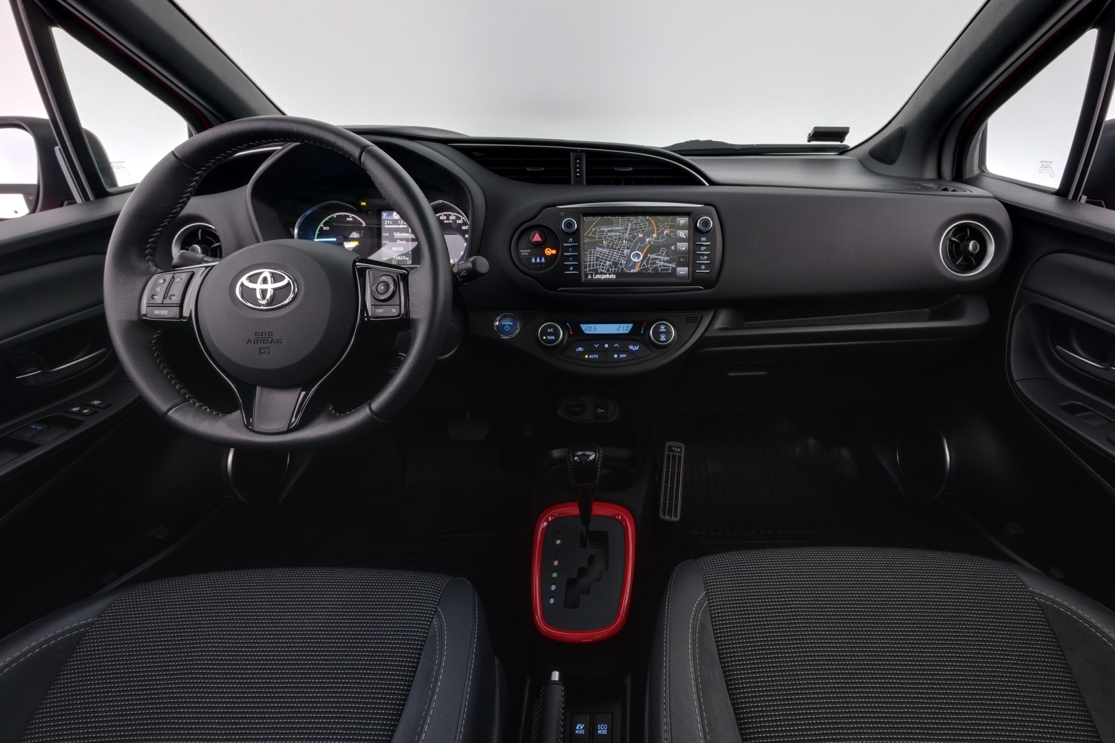 TOYOTA Yaris 2019