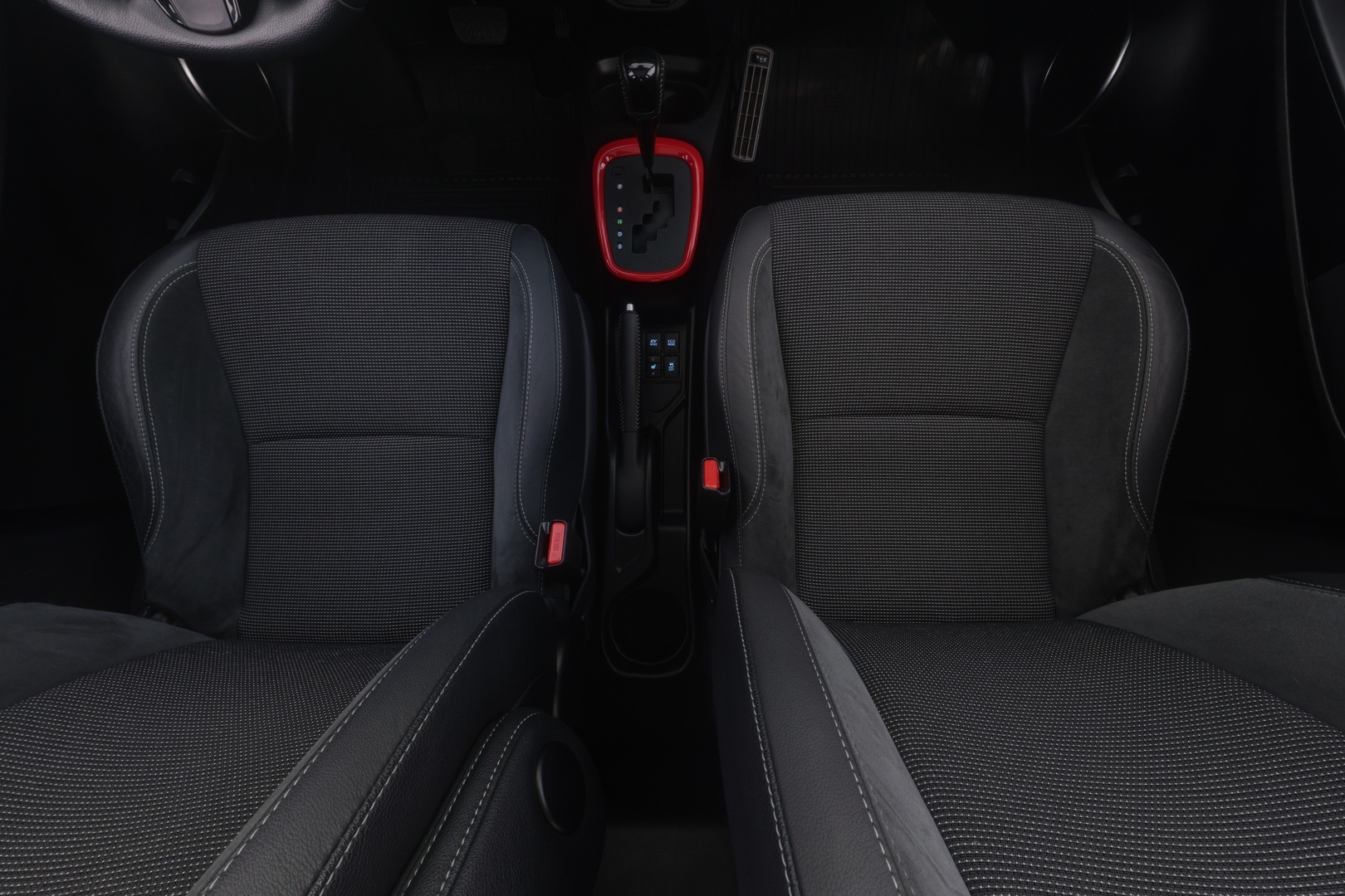TOYOTA Yaris 2019