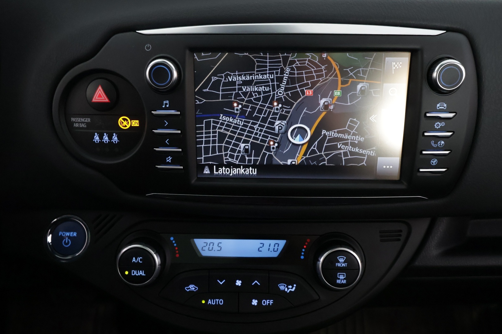 TOYOTA Yaris 2019