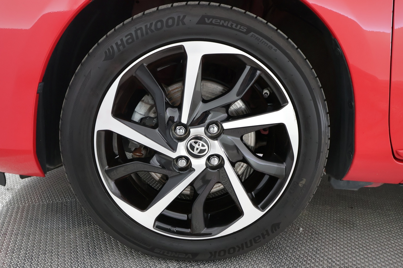 TOYOTA Yaris 2019