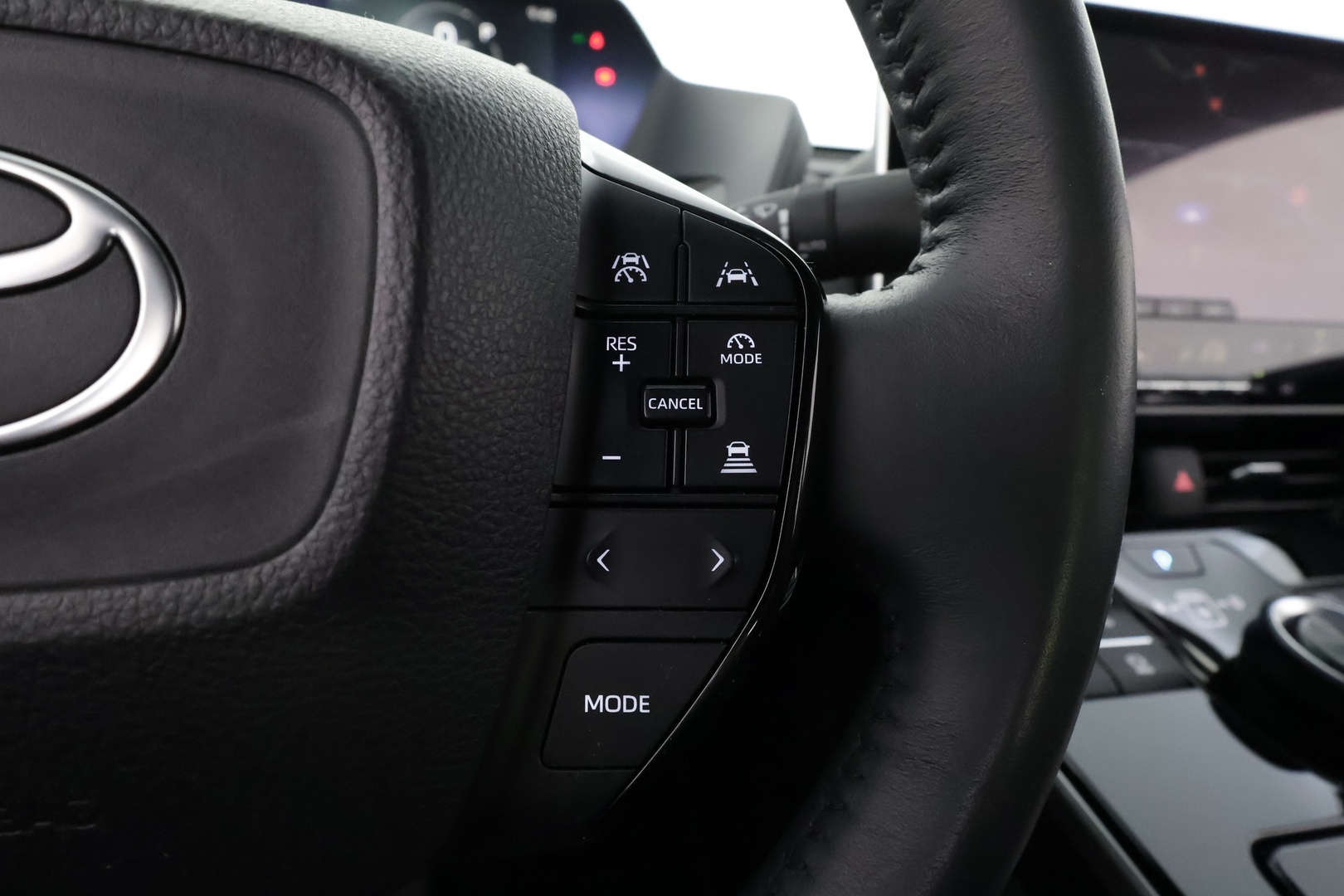 TOYOTA bZ4X 2024