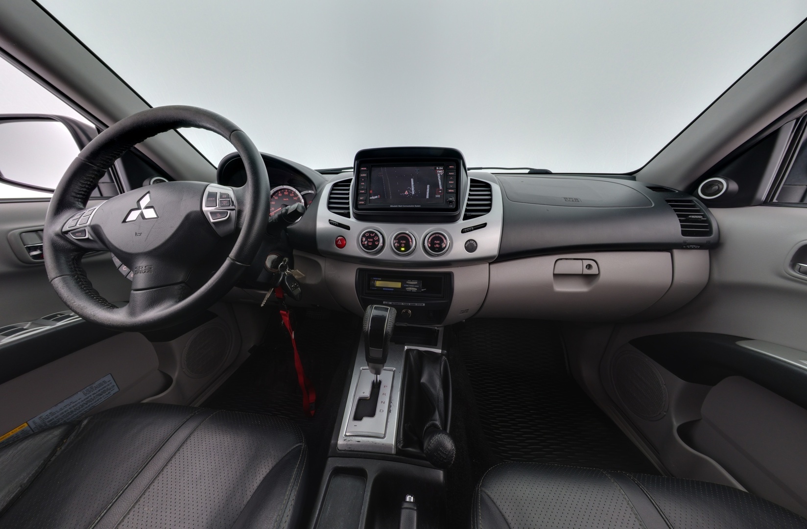 MITSUBISHI L200 2012