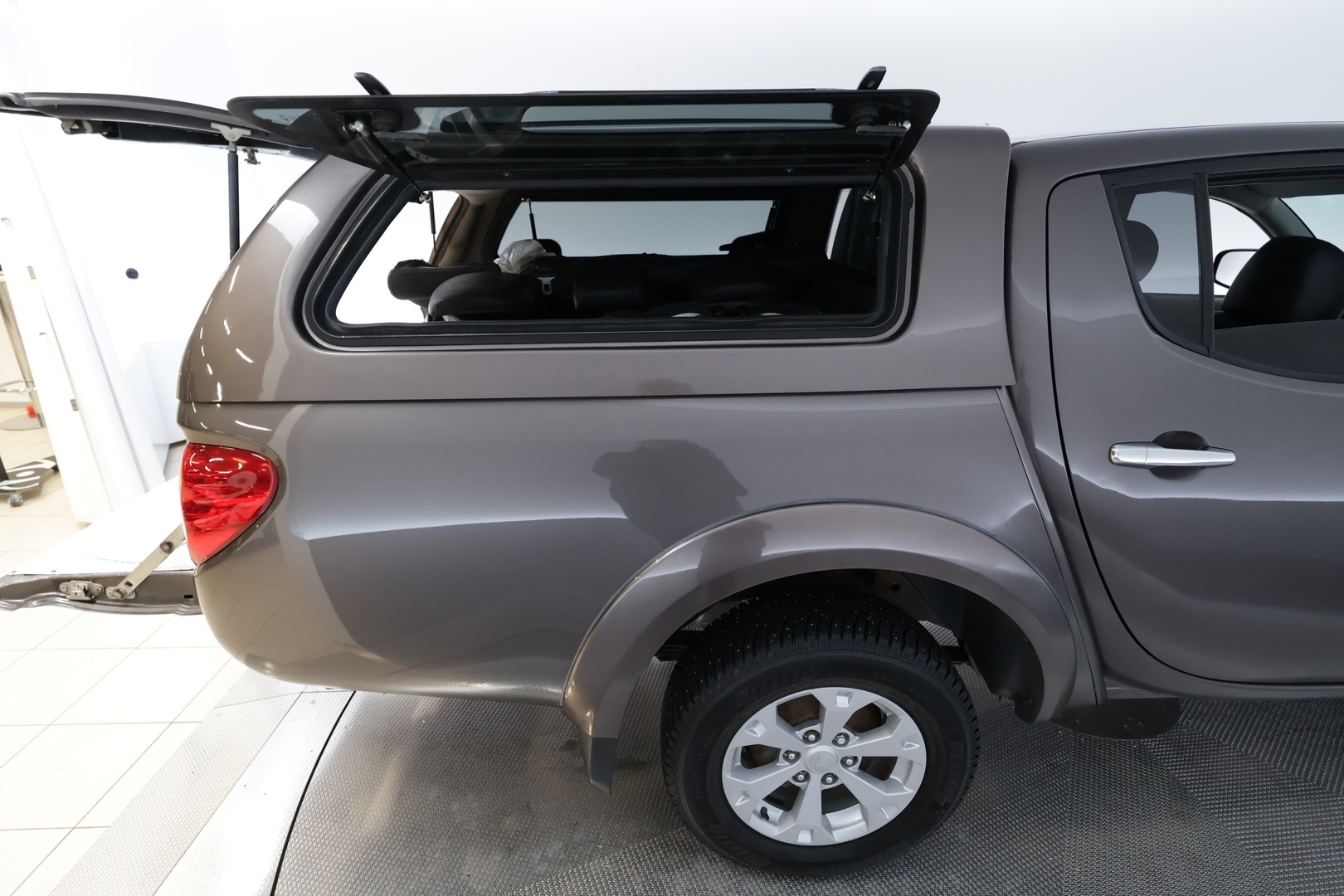 MITSUBISHI L200 2012