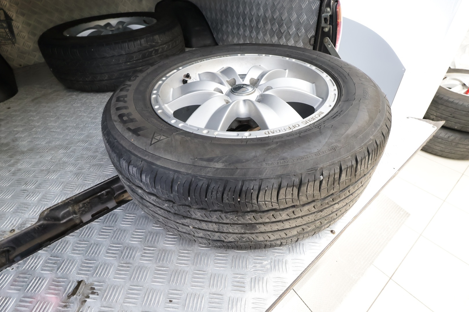 MITSUBISHI L200 2012