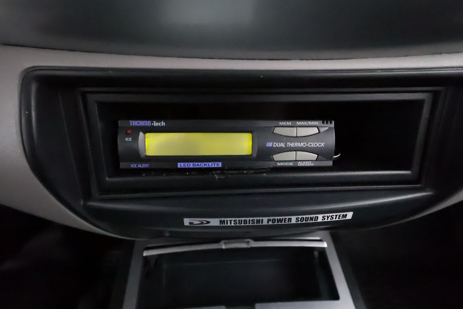 MITSUBISHI L200 2012