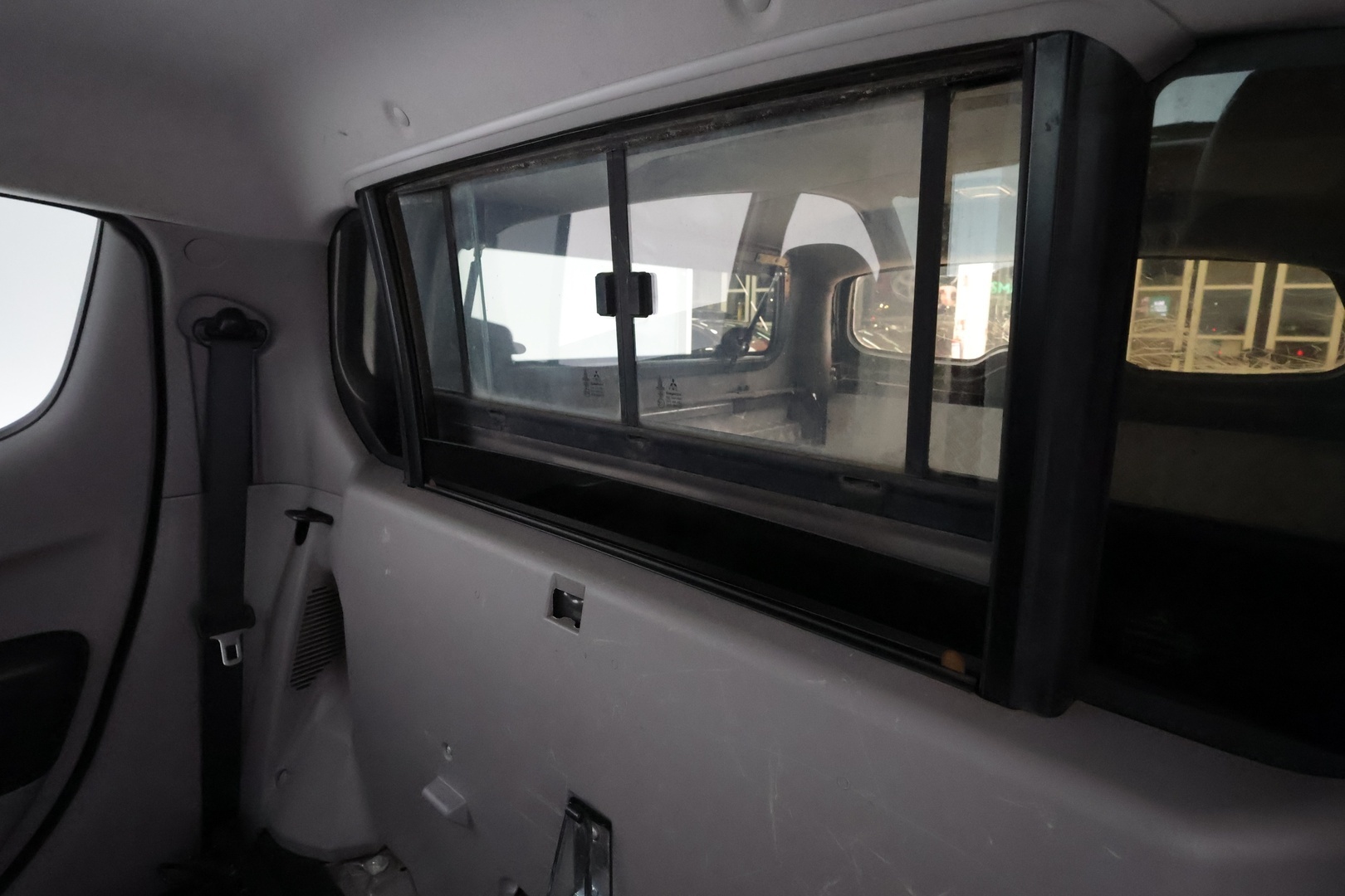 MITSUBISHI L200 2012