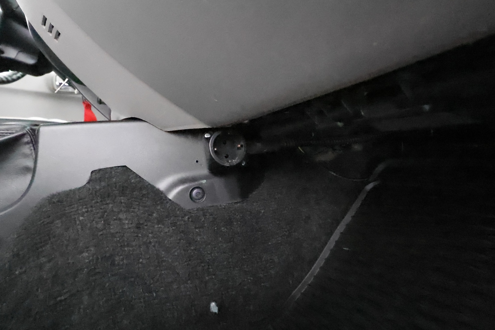 MITSUBISHI L200 2012