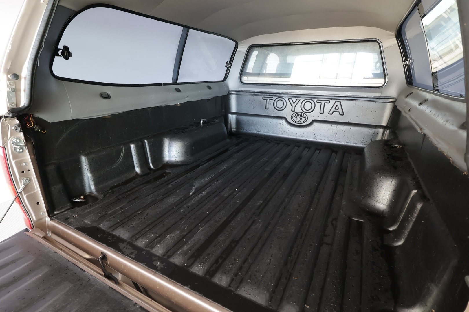 TOYOTA Hilux 2010