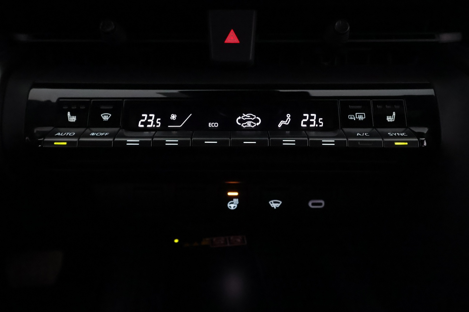 TOYOTA C-HR 2024
