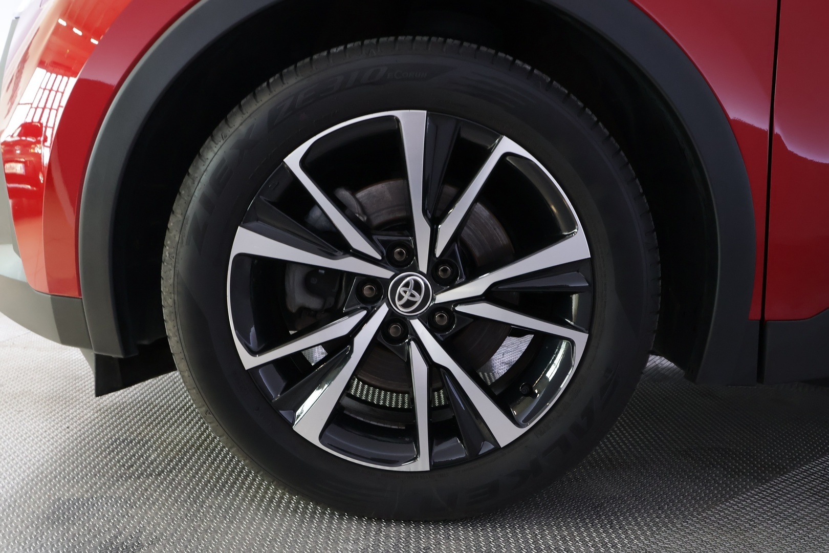 TOYOTA C-HR 2024