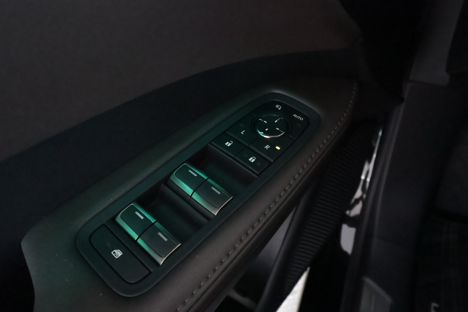 LEXUS RX 2025