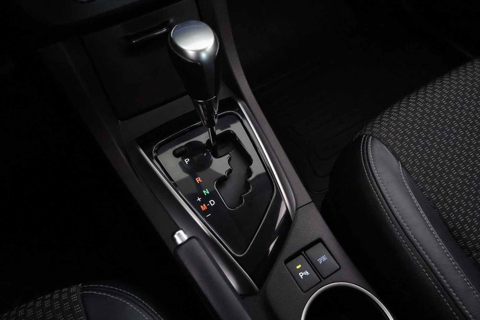 TOYOTA Corolla 2014