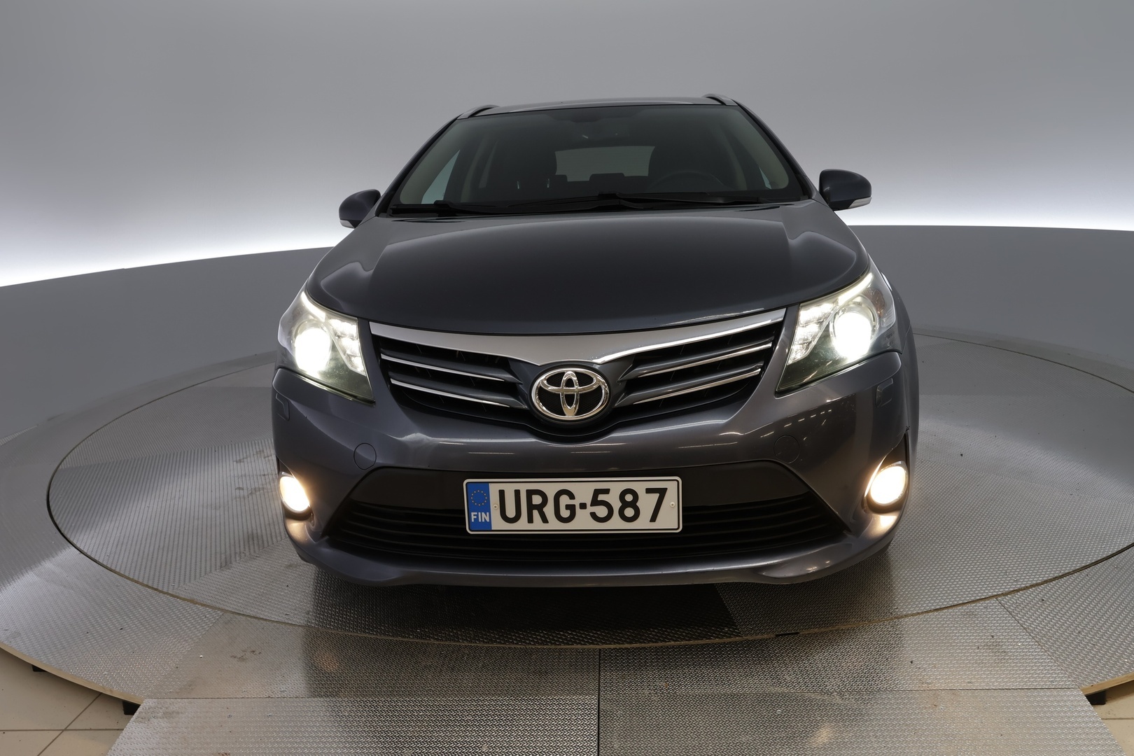 TOYOTA Avensis 2012