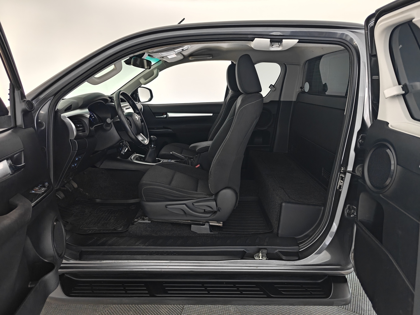 TOYOTA Hilux 2018