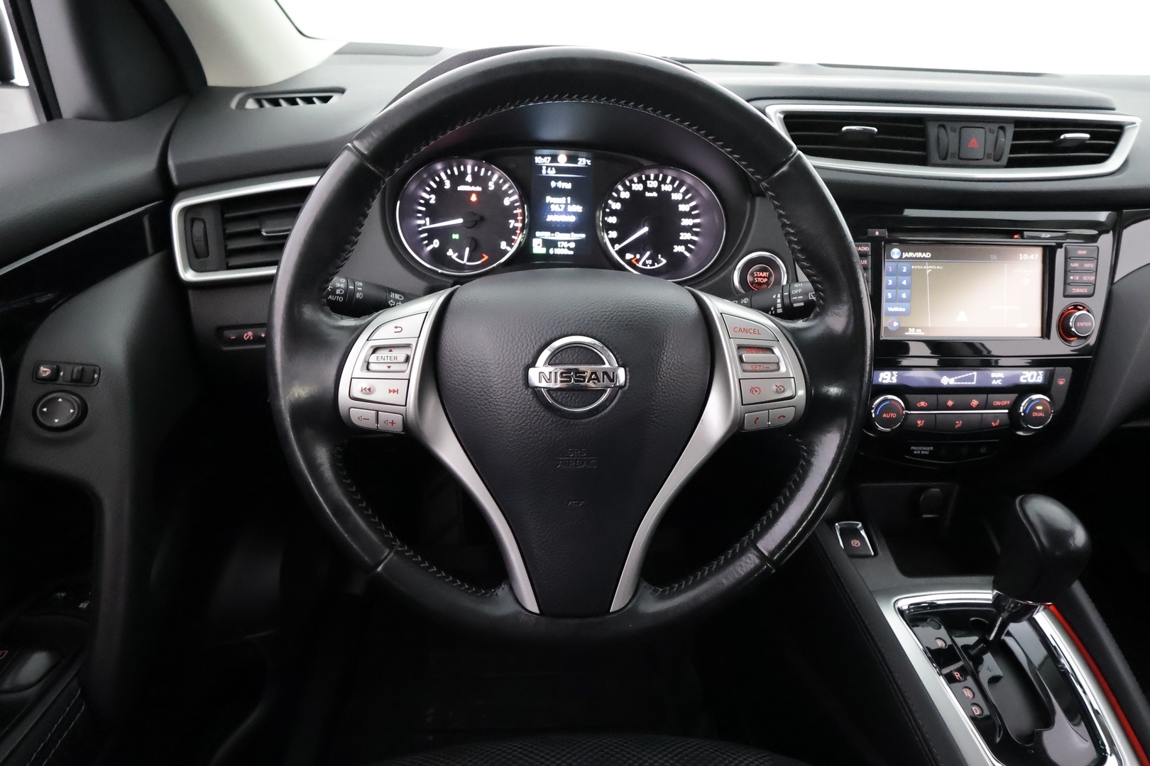 NISSAN Qashqai 2017