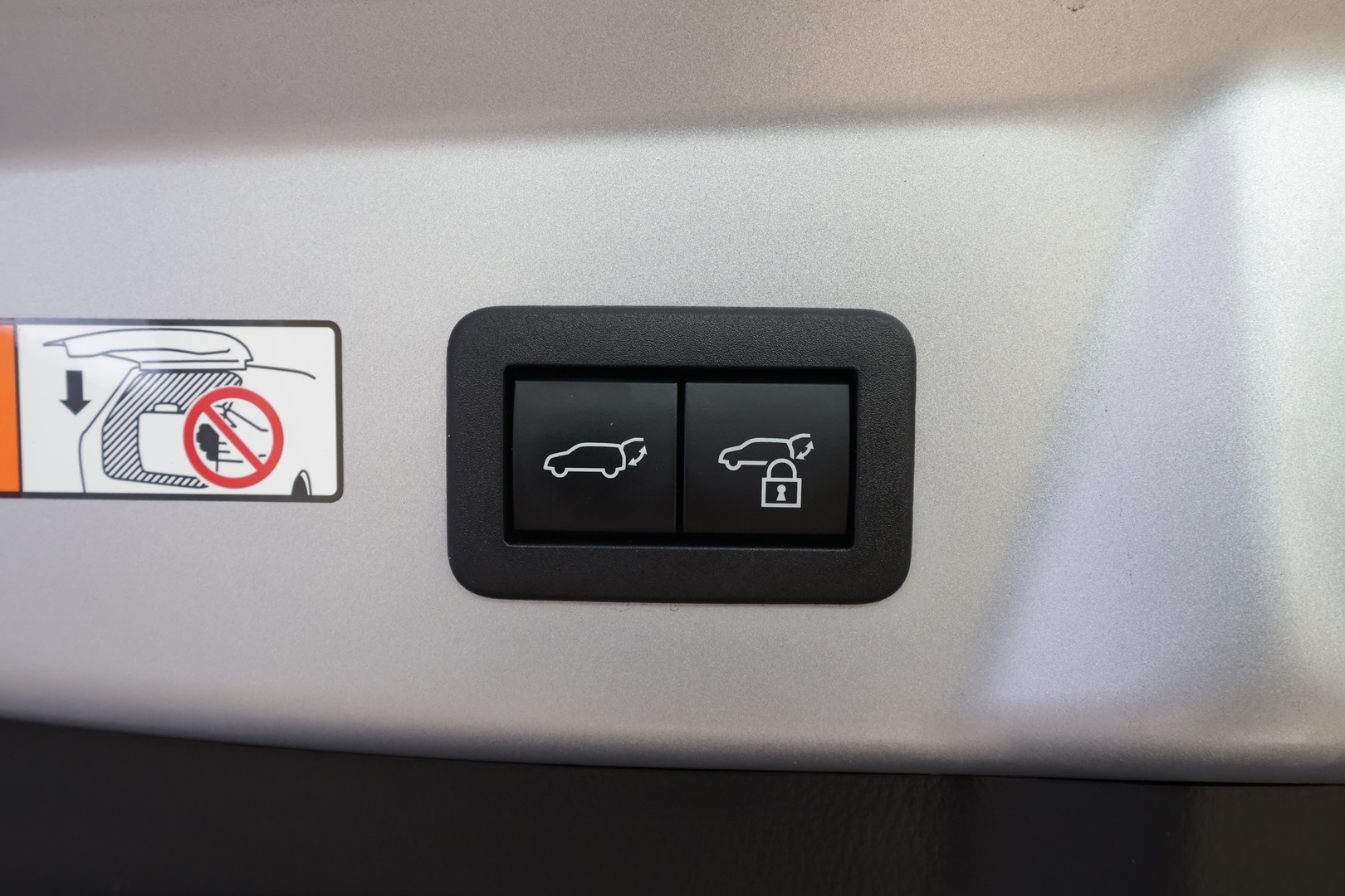 TOYOTA Prius Plug-in 2023