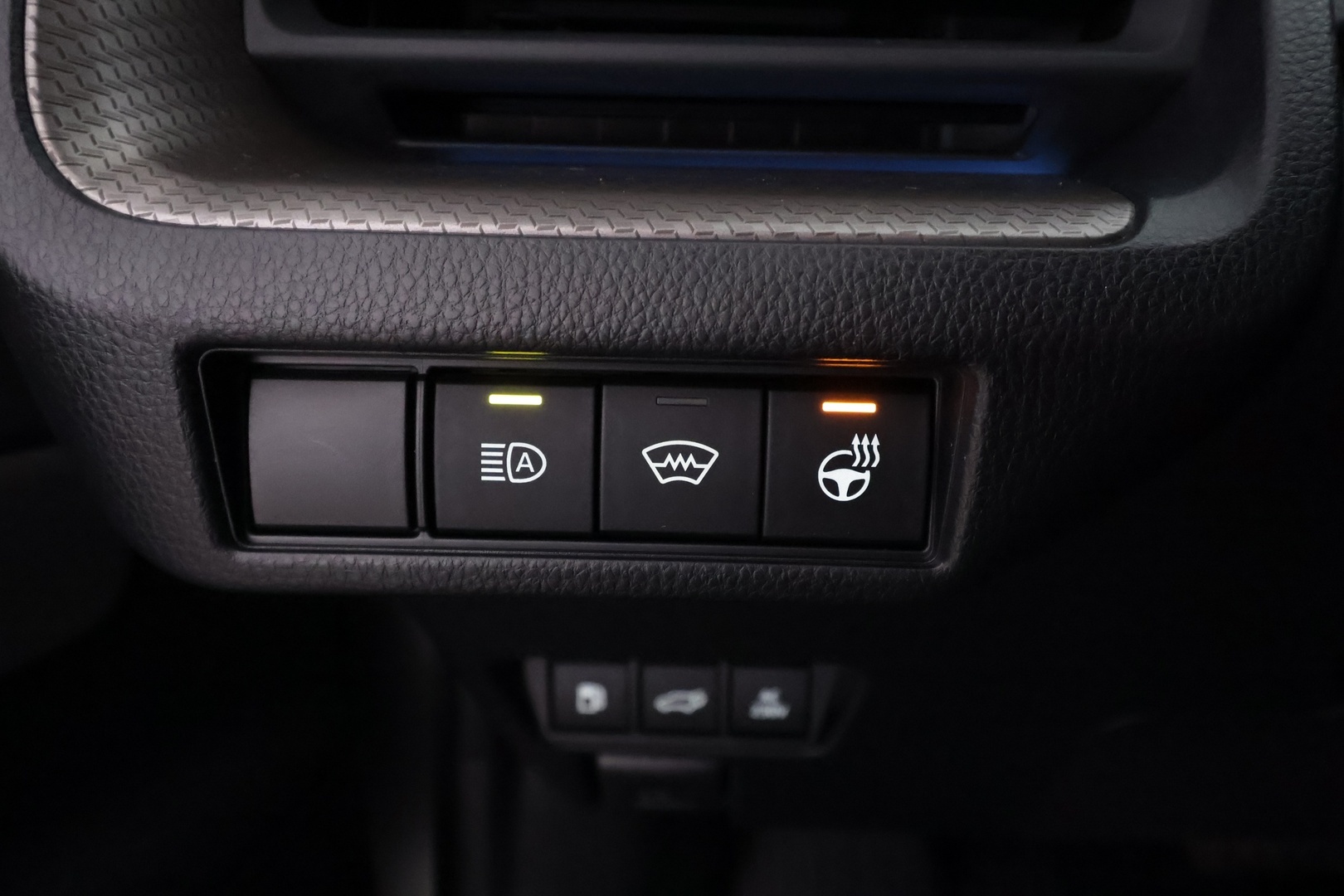TOYOTA Prius Plug-in 2023