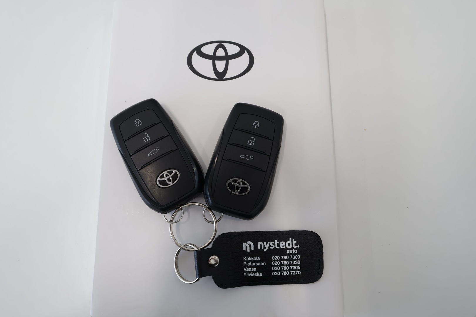 TOYOTA Prius Plug-in 2023
